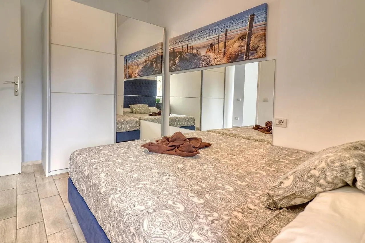 Modern Apartment With An Addictive Terrace View Los Cristianos  Spanien